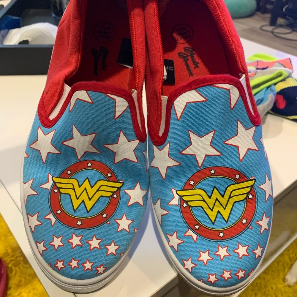 Womens size 9-10 shoes